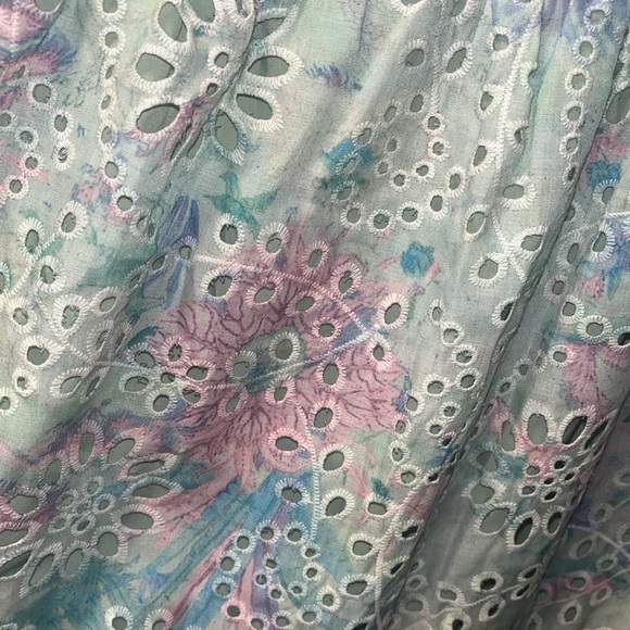 Gorgeous dress with ruching in the back - Picture 3 of 6